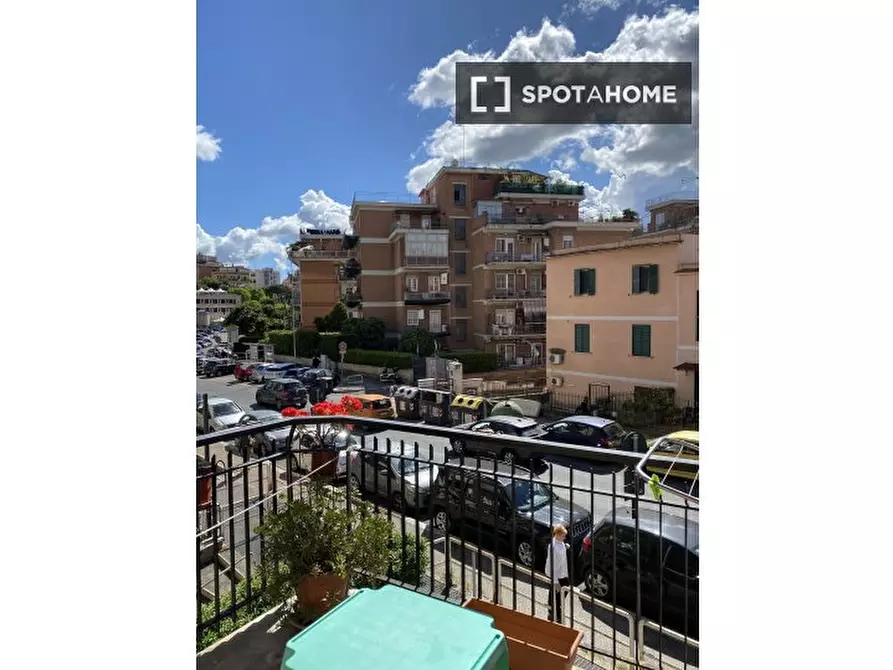 Immagine 6 di Camera condivisa in affitto  in Via dei Monti di Primavalle a Roma