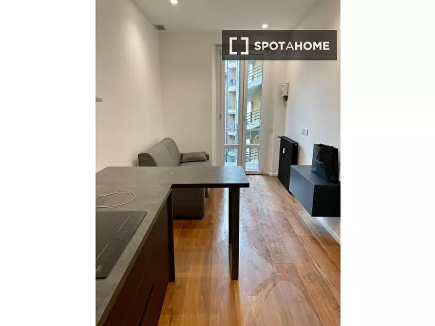 Immagine 1 di Appartamento in affitto  in Piazza Luigi di Savoia a Milano