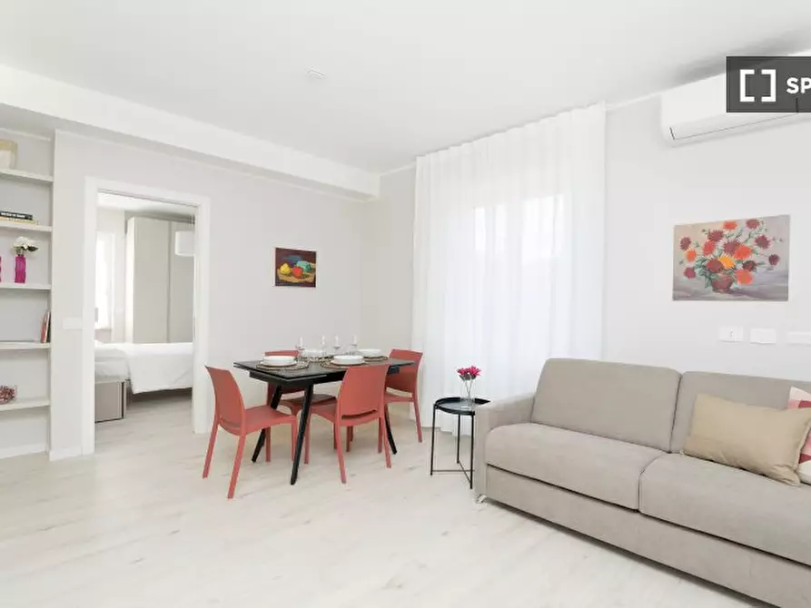 Immagine 1 di Appartamento in affitto  in Via Alfredo Comandini a Milano