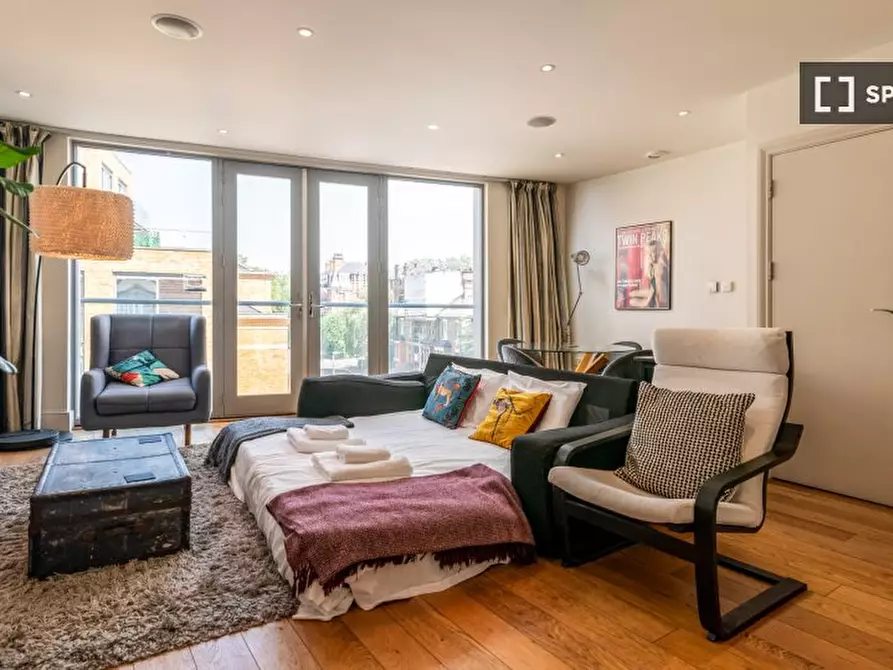 Immagine 13 di Appartamento in affitto  in Battersea Park Road a Wandsworth