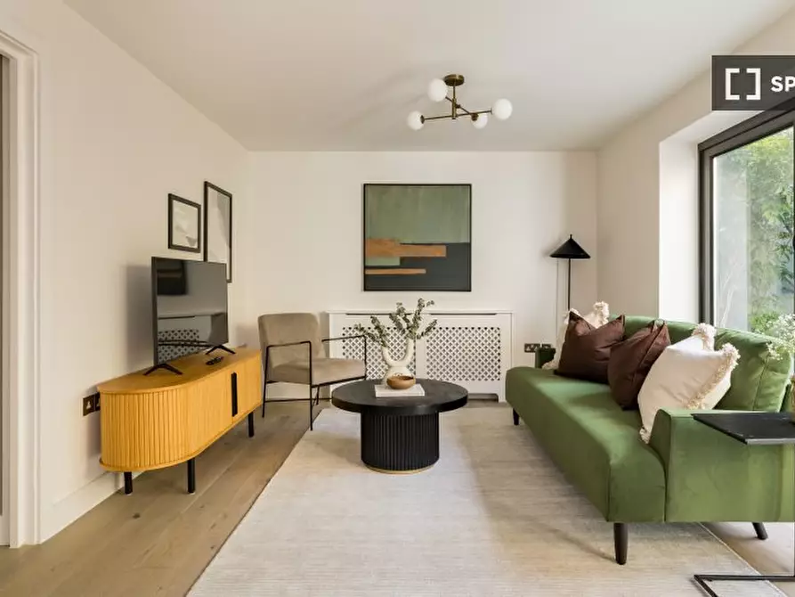 Immagine 6 di Appartamento in affitto  in Basing Street a Kensington
