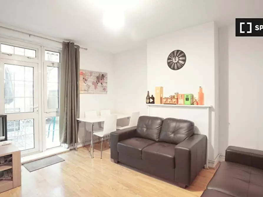 Immagine 5 di Camera condivisa in affitto  in Gill St a Poplar