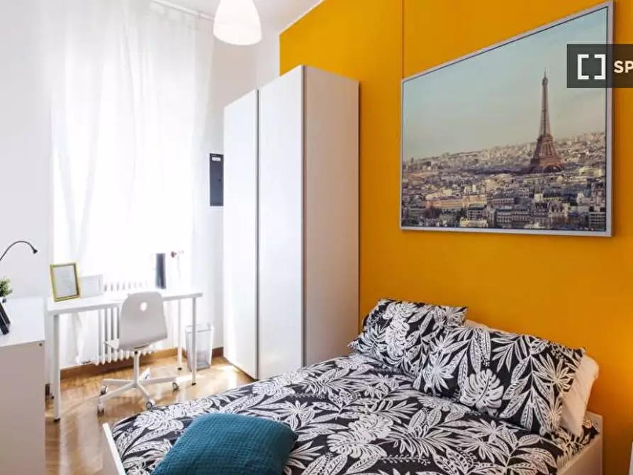 Immagine 2 di Camera condivisa in affitto  in Viale Emilio Caldara a Milano