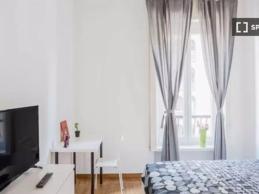 Immagine 16 di Camera condivisa in affitto  in Viale Tunisia a Milano