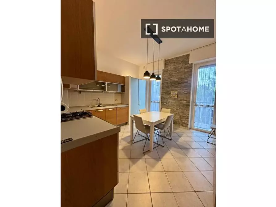 Immagine 5 di Camera condivisa in affitto  in Via Alfonso Capecelatro a Milano