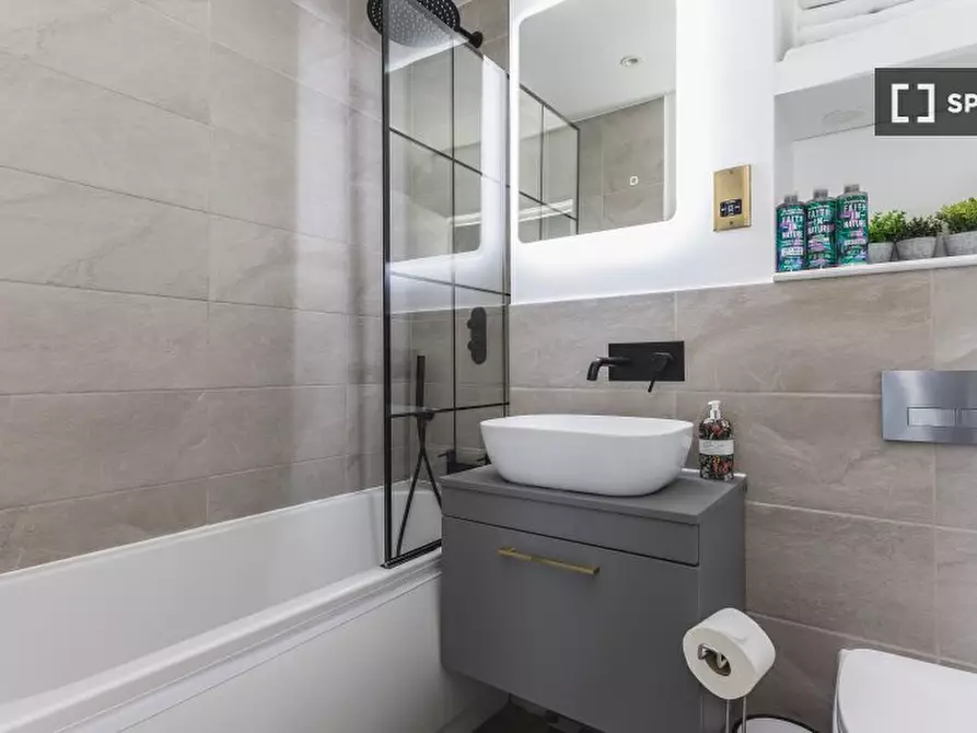 Immagine 9 di Appartamento in affitto  a Hammersmith