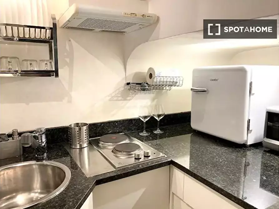 Immagine 10 di Ufficio in affitto  in Borgo Santi Apostoli a Firenze