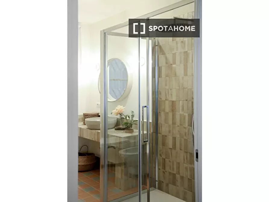 Immagine 3 di Camera condivisa in affitto  in Via Riano a Roma