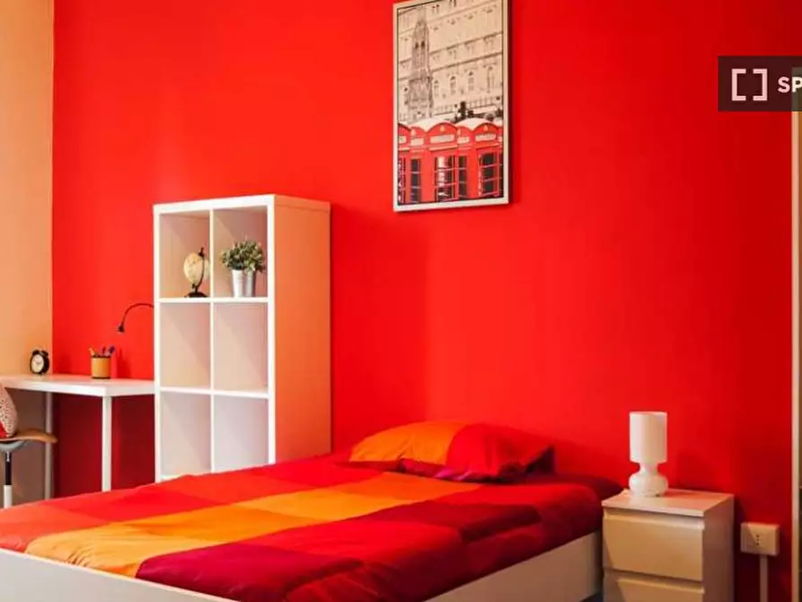 Immagine 1 di Camera condivisa in affitto  in Via Belmeloro a Bologna