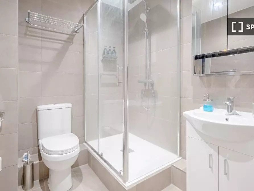 Immagine 12 di Appartamento in affitto  in St George Wharf a Lambeth