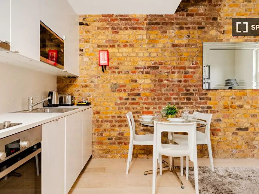 Immagine 6 di Appartamento in affitto  in Leather Ln a Camden Town