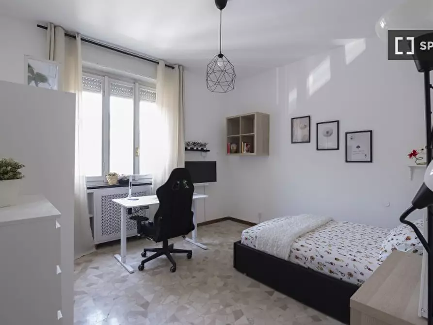 Immagine 3 di Camera condivisa in affitto  in Viale Francesco Restelli a Milano