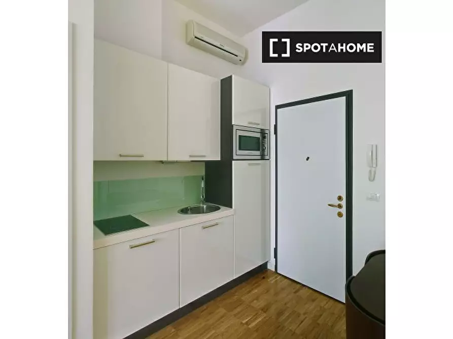 Immagine 6 di Ufficio in affitto  in Via Giovanni Battista Pergolesi a Milano