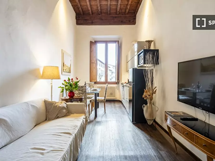 Immagine 19 di Appartamento in affitto  in Borgo S. Frediano a Firenze
