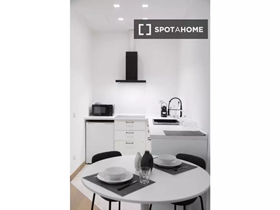 Immagine 14 di Appartamento in affitto  in Via Pindemonte a Milano