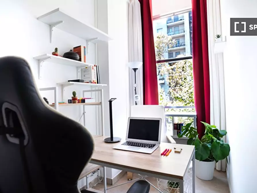 Immagine 2 di Camera condivisa in affitto  in Viale Papiniano a Milano