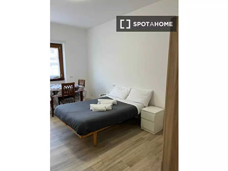 Immagine 7 di Camera condivisa in affitto  in Via Cerreto di Spoleto a Roma