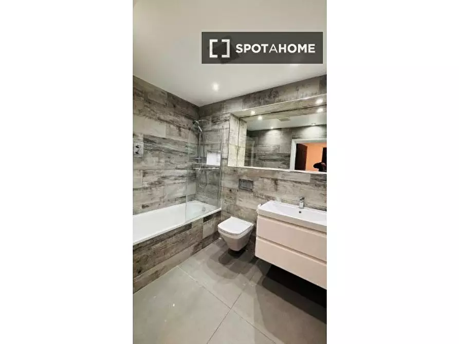 Immagine 2 di Appartamento in affitto  in flat a Poplar