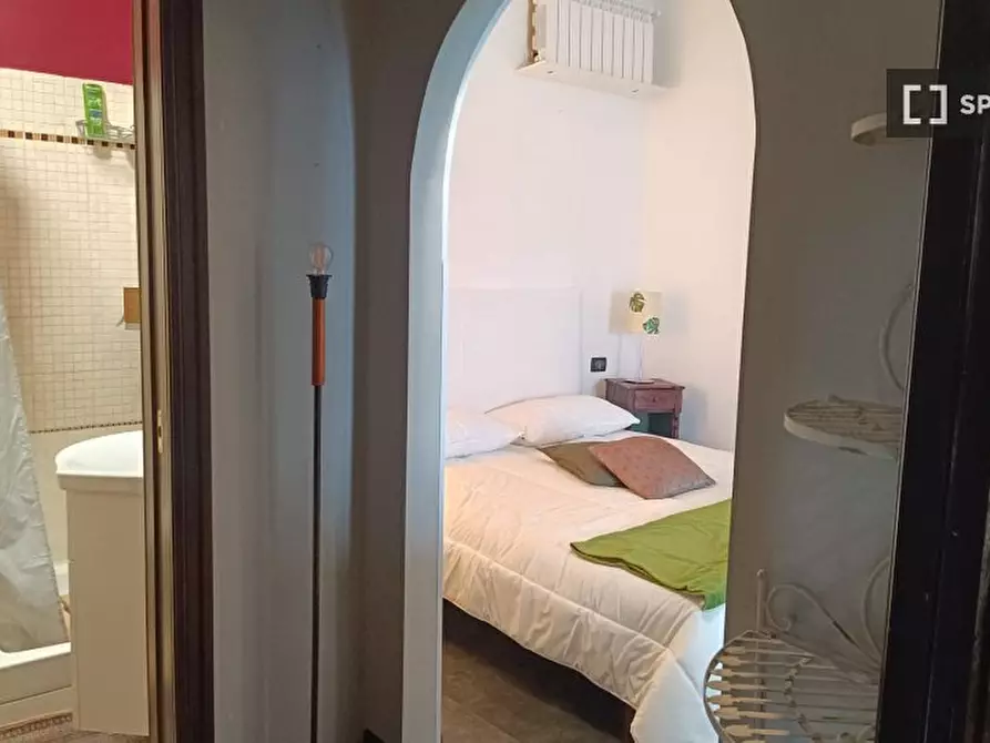 Immagine 3 di Camera condivisa in affitto  in Via Antonio Gramsci a Castel Gandolfo