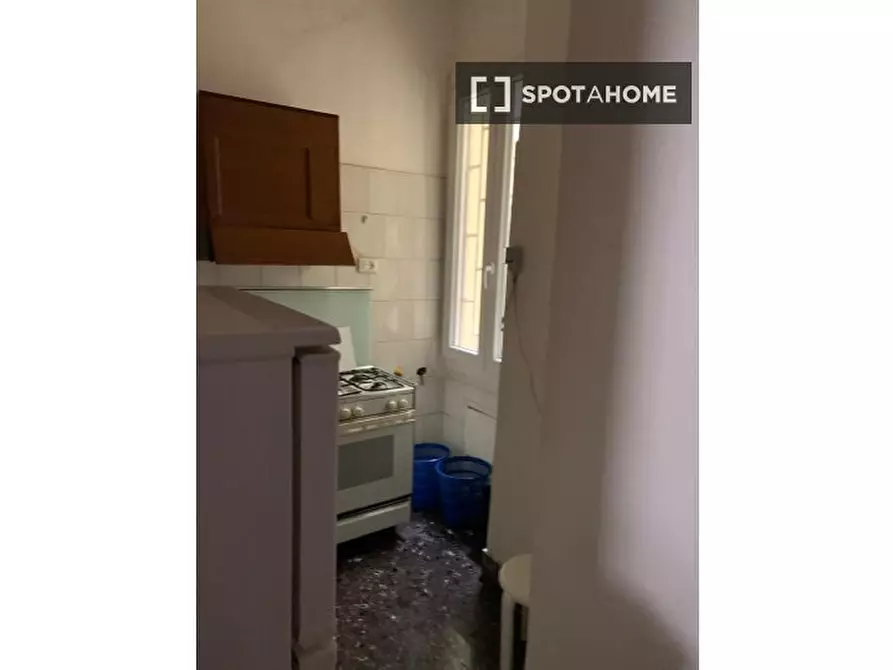 Immagine 1 di Camera condivisa in affitto  in Via Costantino Corvisieri a Roma