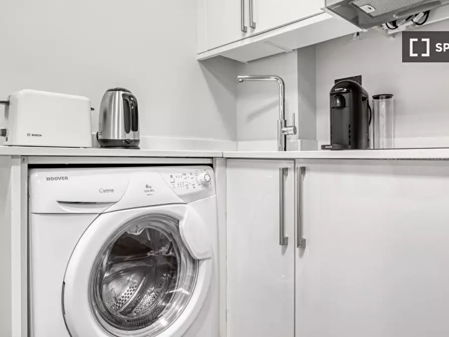 Immagine 5 di Ufficio in affitto  in Botolph Alley a 