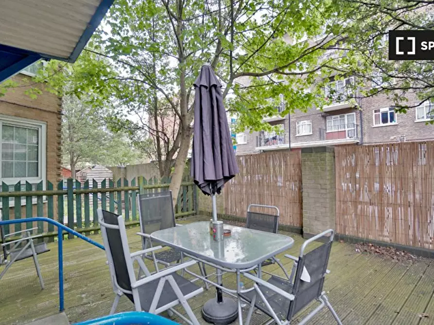 Immagine 15 di Camera condivisa in affitto  in Gill St a Poplar