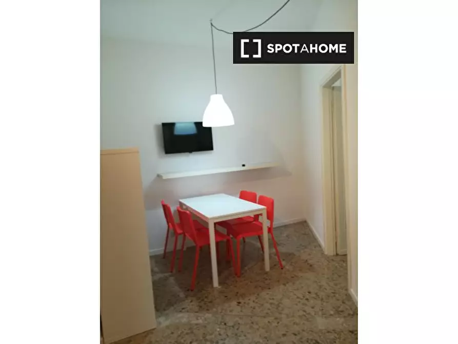 Immagine 6 di Camera condivisa in affitto  in Viale Lucania a Milano