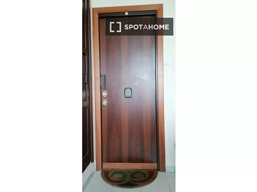 Immagine 10 di Camera condivisa in affitto  in Via dei Monti Lepini a Roma