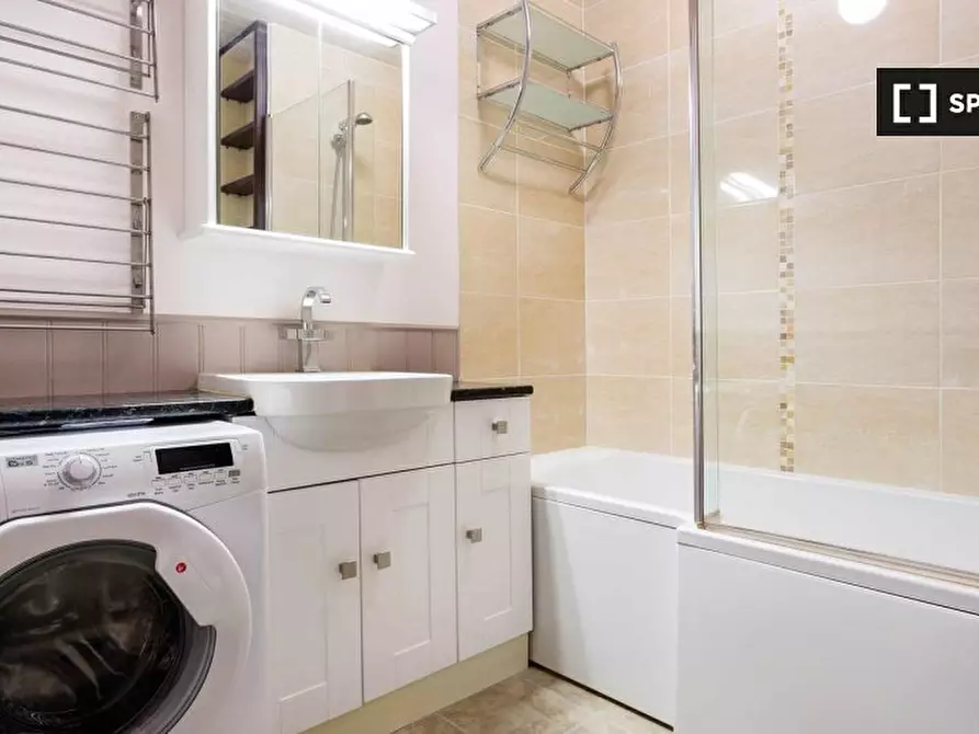 Immagine 10 di Appartamento in affitto  in Flat Sinclair Gardens a Hammersmith