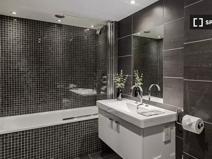 Immagine 16 di Appartamento in affitto  in flat a Kensington