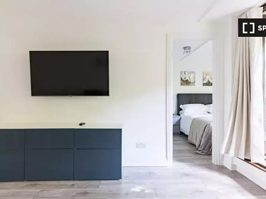 Immagine 2 di Appartamento in affitto  in Great Western Rd a Kensington