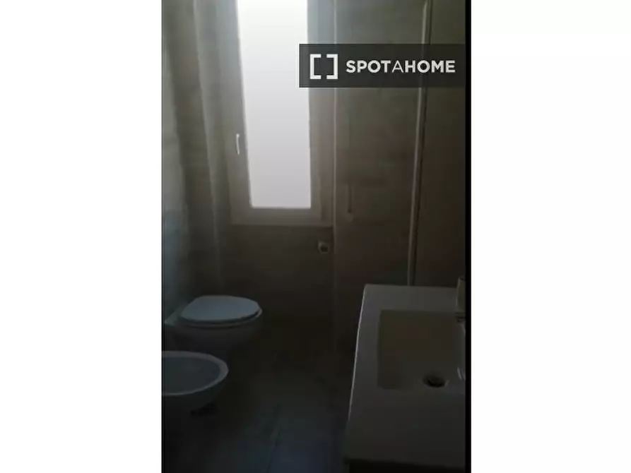 Immagine 8 di Camera condivisa in affitto  in Via di S. Castulo a Roma