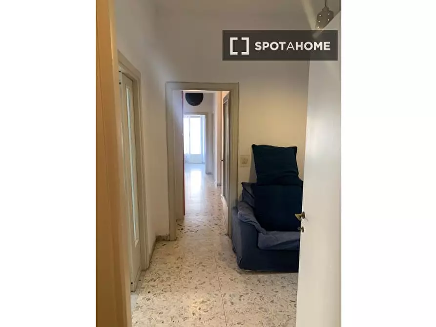 Immagine 9 di Camera condivisa in affitto  in Via dei Monti di Creta a Roma