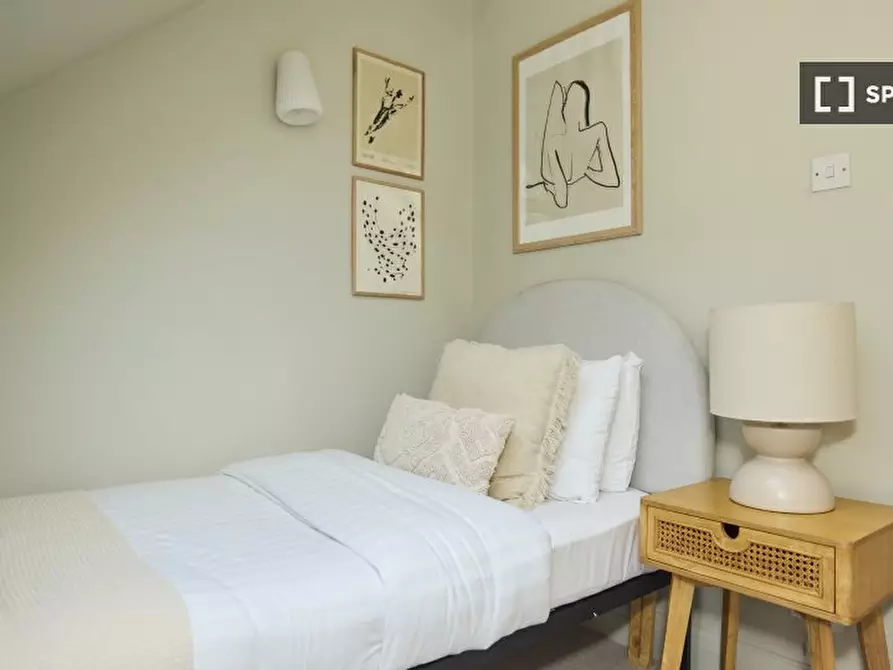 Immagine 8 di Appartamento in affitto  in Macroom Rd a Paddington