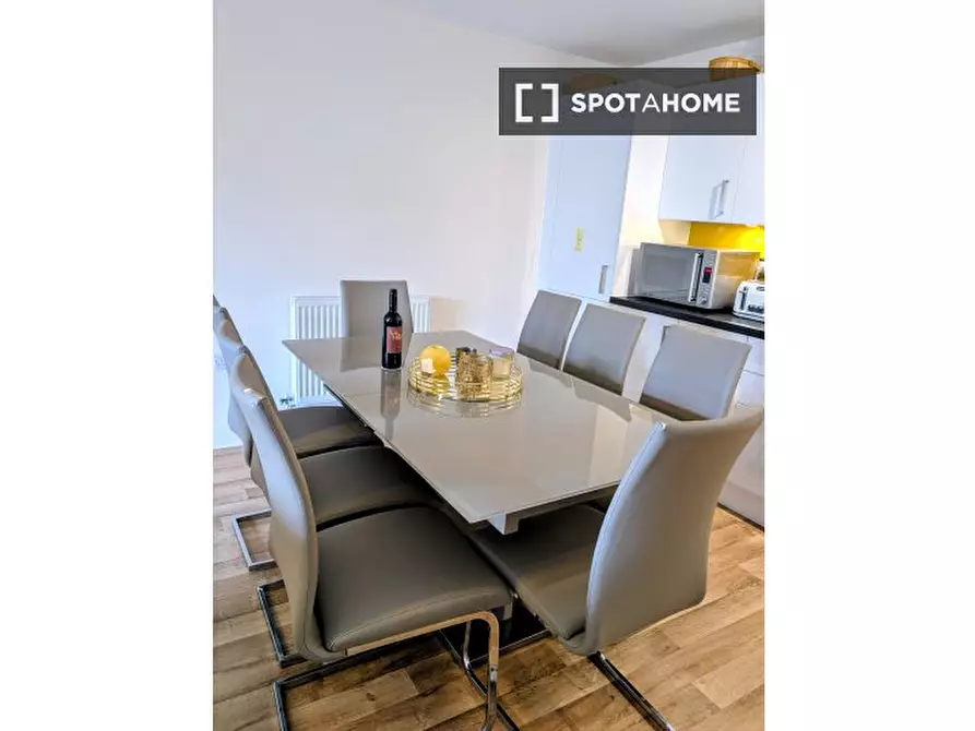 Immagine 17 di Appartamento in affitto  in flat a Kensington