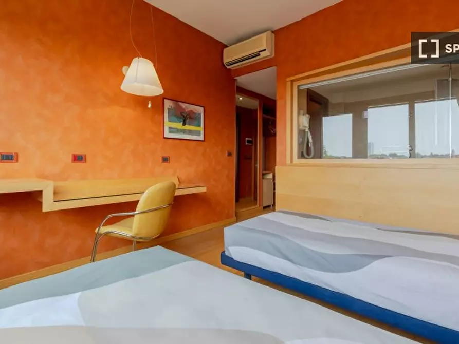 Immagine 2 di Camera condivisa in affitto  in Lungo Dora Napoli a Torino