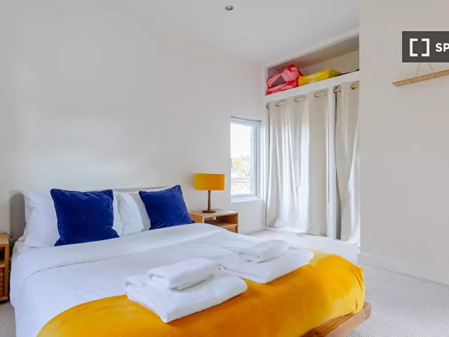Immagine 18 di Appartamento in affitto  in Hollydale Rd a Camberwell