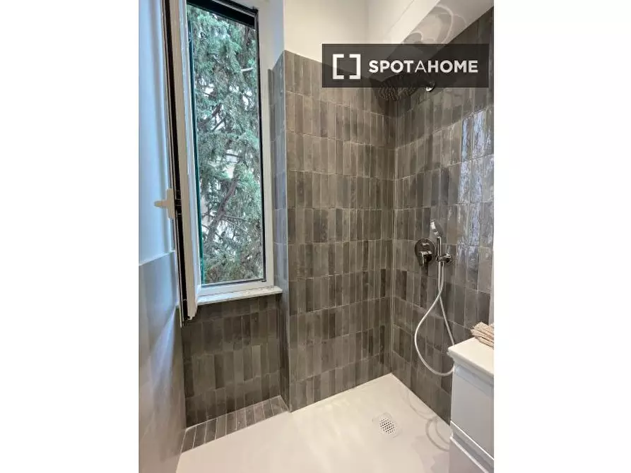Immagine 6 di Appartamento in affitto  in Via Monte Tomatico a Roma