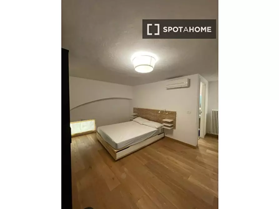 Immagine 17 di Appartamento in affitto  in Via Barberia a Bologna