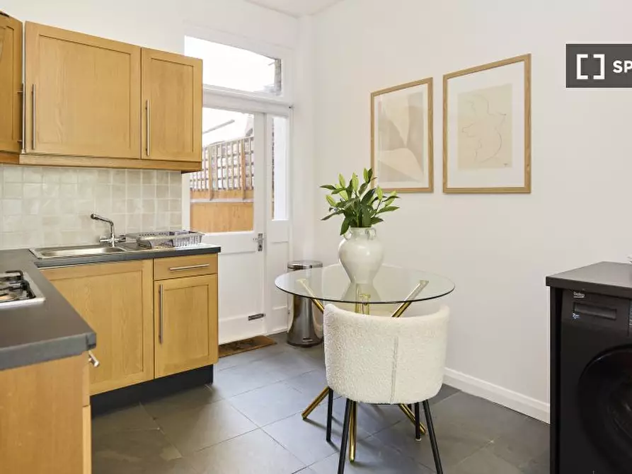 Immagine 19 di Appartamento in affitto  in Barcombe Avenue a Lambeth