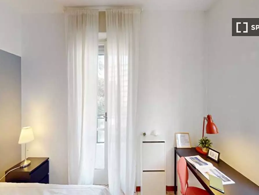 Immagine 2 di Camera condivisa in affitto  in Viale Legioni Romane a Milano