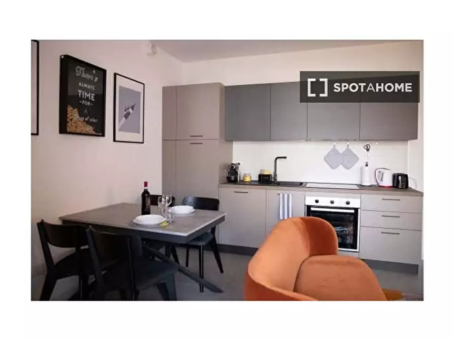 Immagine 1 di Appartamento in affitto  in Via Ermenegildo Cantoni a Milano