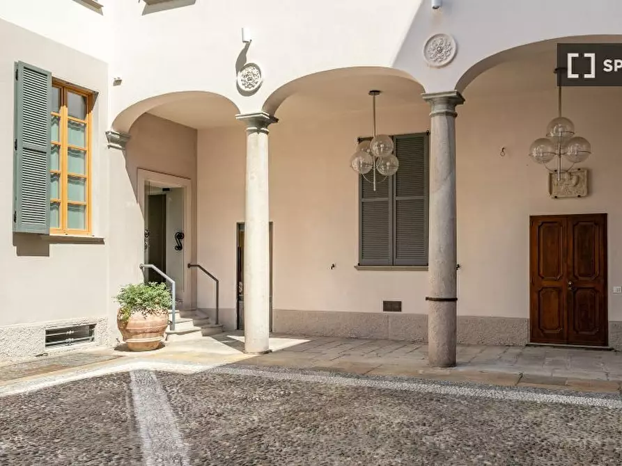 Immagine 6 di Ufficio in affitto  in Via Borromei a Milano