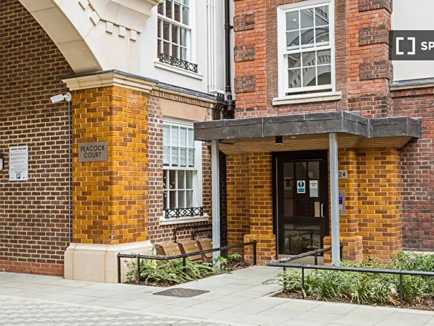 Immagine 15 di Appartamento in affitto  in Peacock Court a Hammersmith