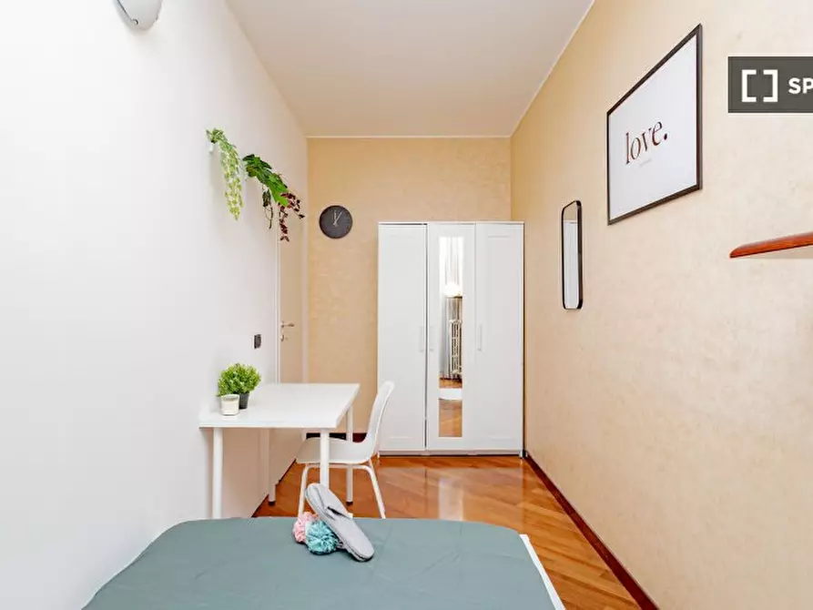 Immagine 5 di Camera condivisa in affitto  in Via Francesco Caracciolo a Milano