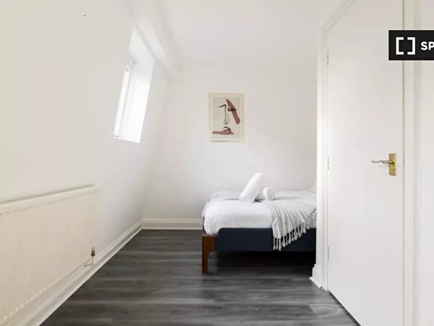 Immagine 9 di Appartamento in affitto  in Goldhawk Rd a Hammersmith