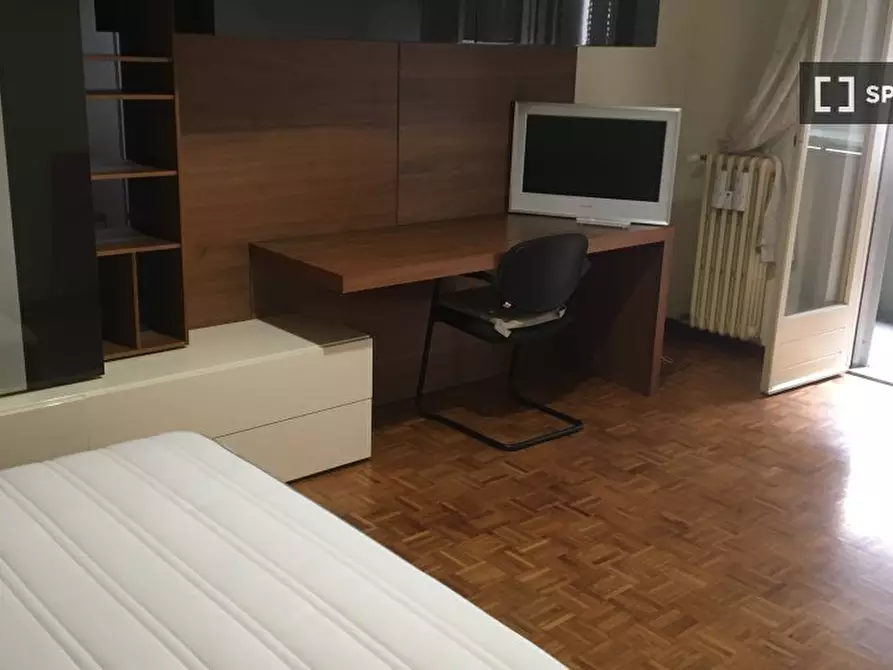 Immagine 4 di Camera condivisa in affitto  in Via Eugenio Villoresi a Milano