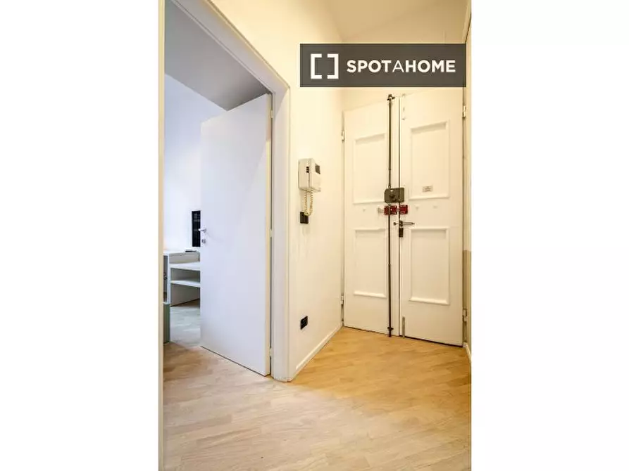 Immagine 2 di Appartamento in affitto  in Via dell'Indipendenza a Bologna