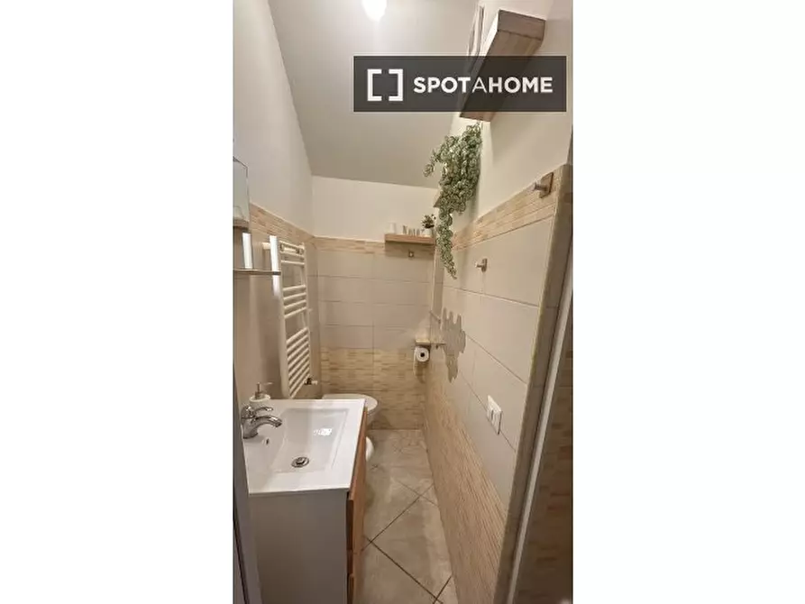 Immagine 4 di Appartamento in affitto  in Via Tor de' Schiavi a Roma