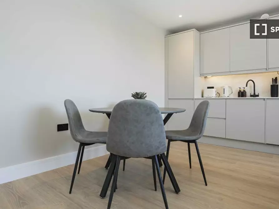 Immagine 5 di Appartamento in affitto  in Elm Grove a Merton